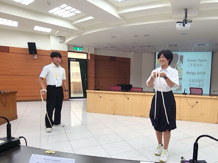 北野高校學生展示學校跳繩特色