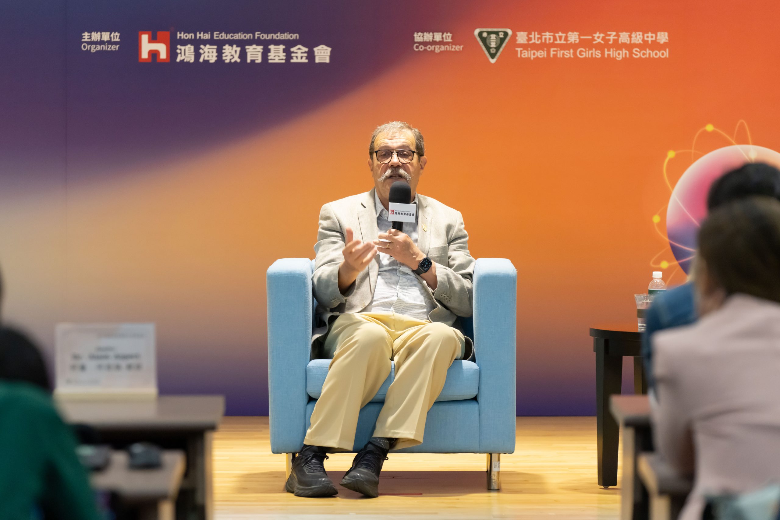 諾貝爾物理獎得主親臨北一女與青年座談