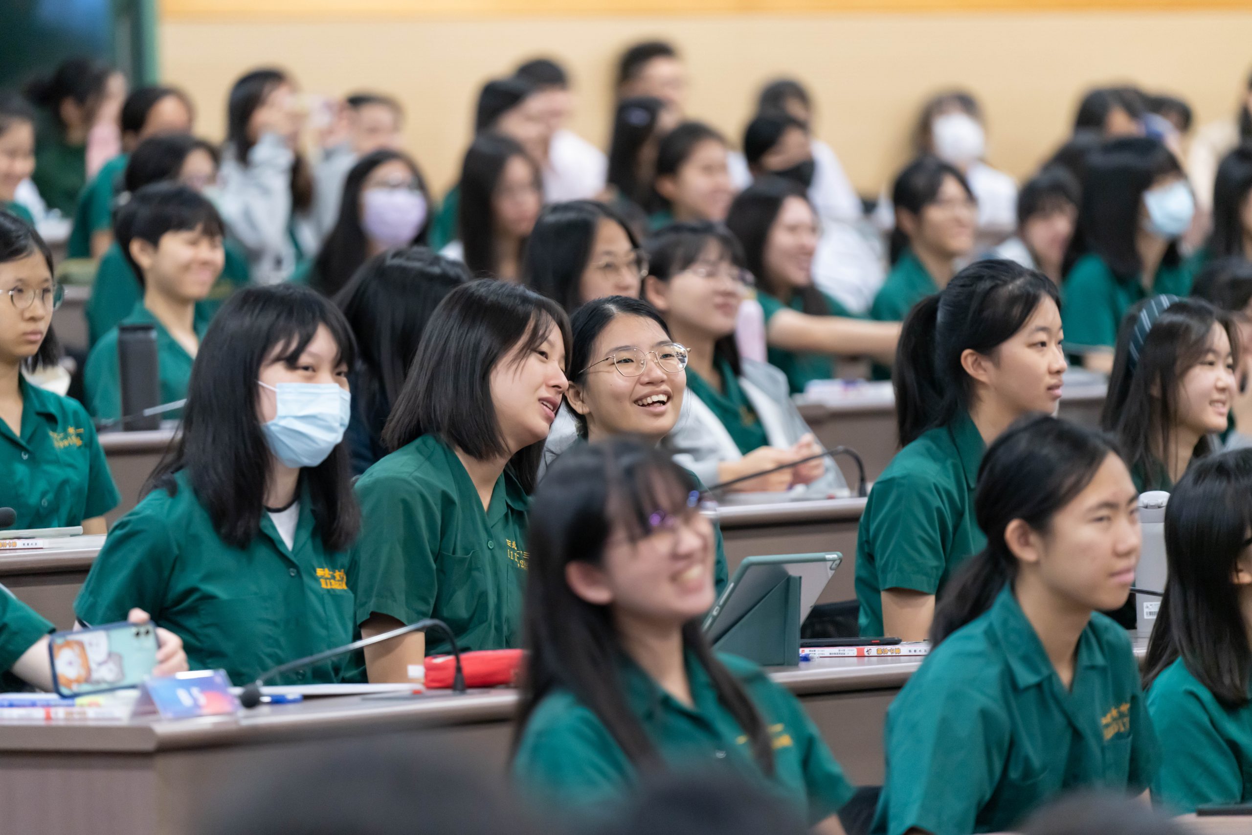 諾貝爾獎得主親臨北一女演講